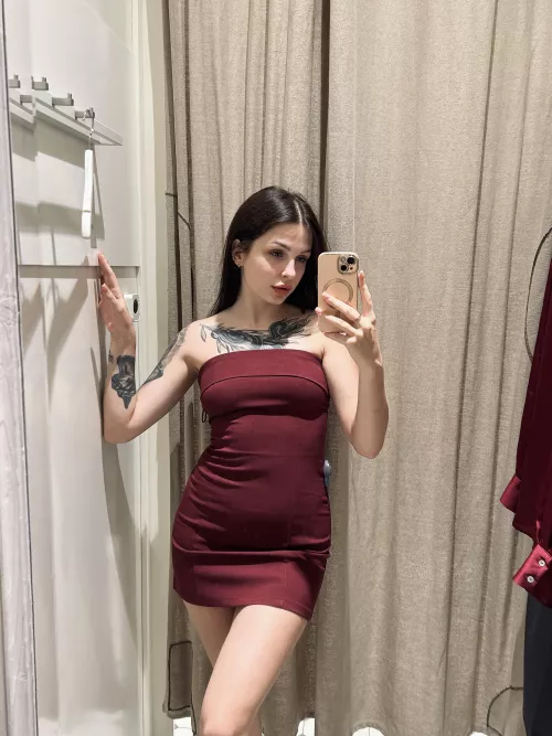 When you go into my changing room, you'll find I'm not wearing any panties