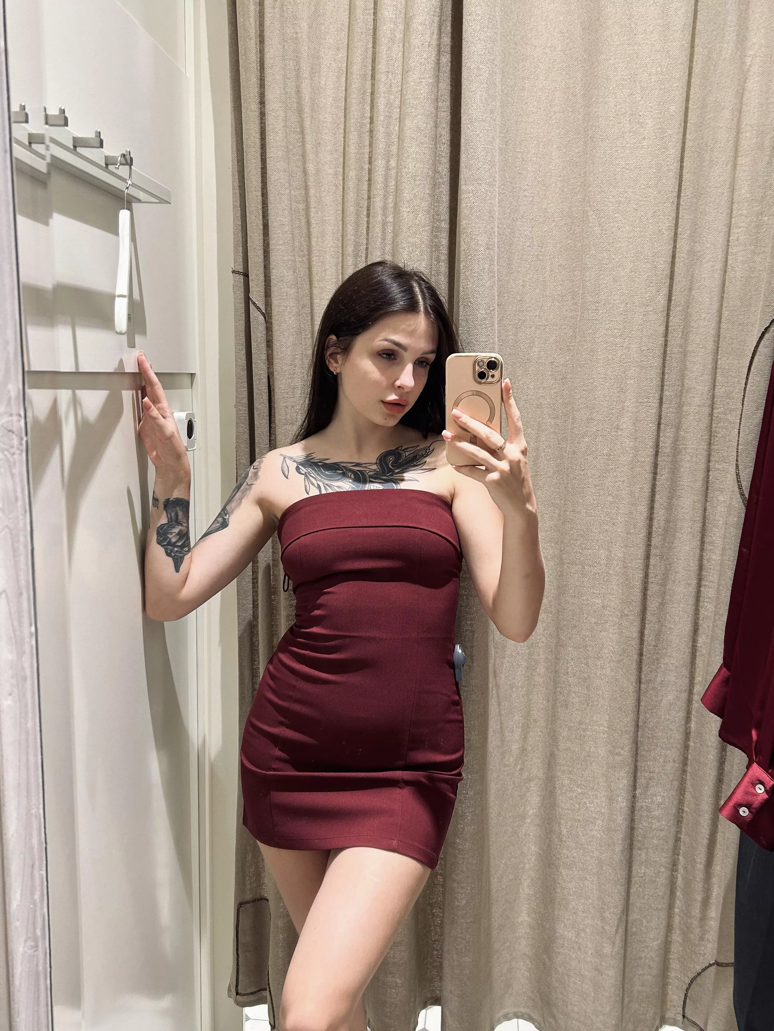 When you go into my changing room, you'll find I'm not wearing any panties