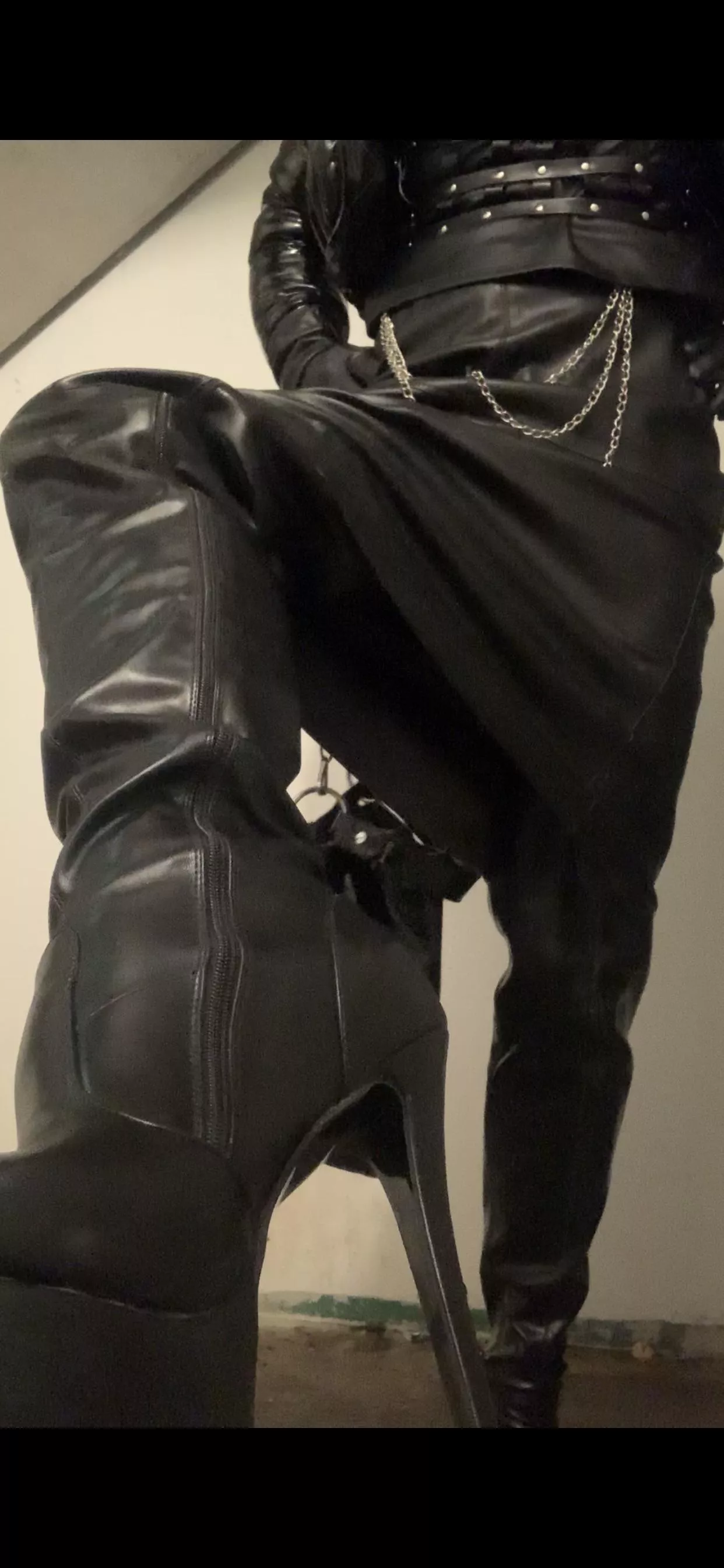 Where’s my doormat? 🖤