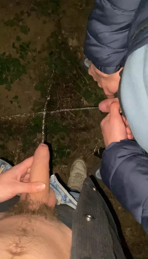 Are there any submissive guys here that have a piss kink?😈