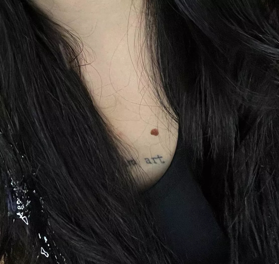 God my face and hair are all wet with cum its making my pussy really wet