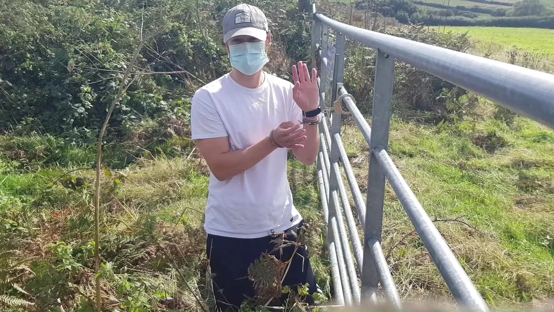 I'd love to have a cock to suck here..