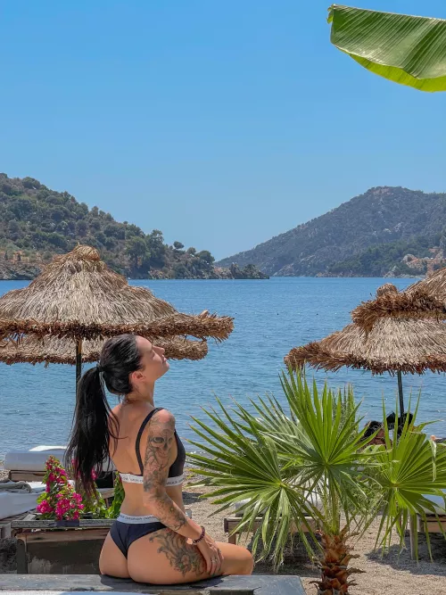 I’ll charm you with my class and leave you wanting more with my sexiness