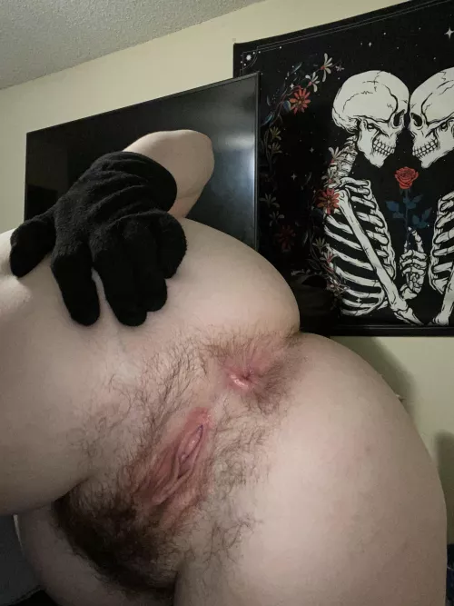 in three words, tell me how you’d fuck/eat my [h]oles