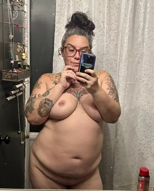 Lay down so I can sit on your face 