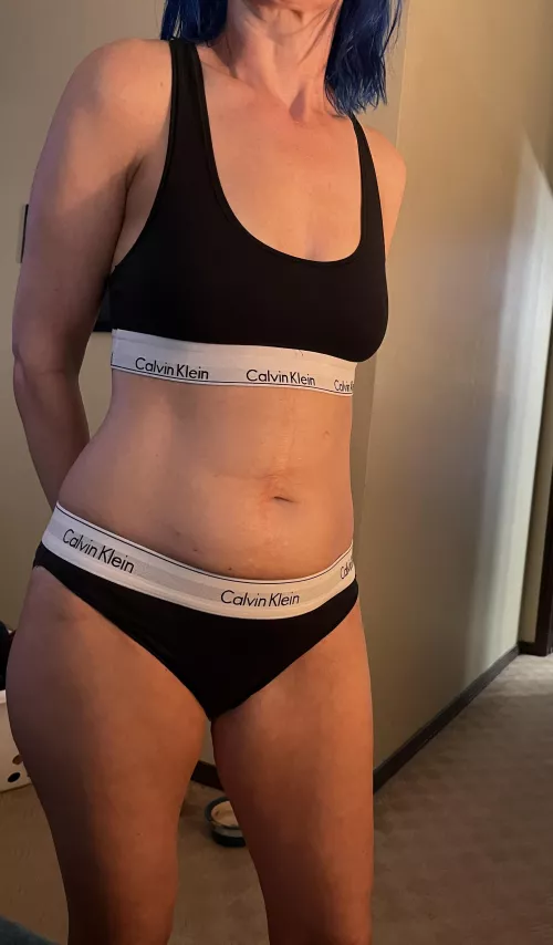 Matching MILF Monday 