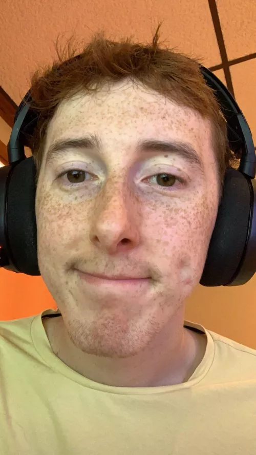 Still looking for league of legends friends! Help :) Also looking for people to play BO6 with when it comes out