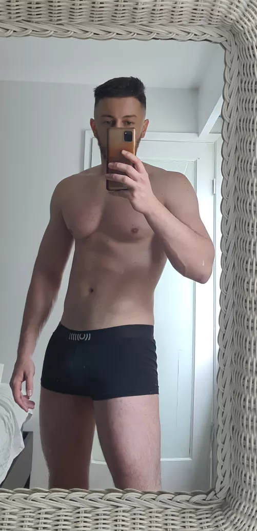 Bored in my room needing u💕