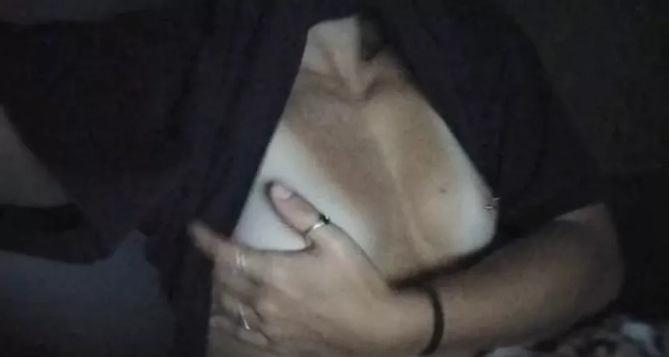 Can u see the jewelry? 