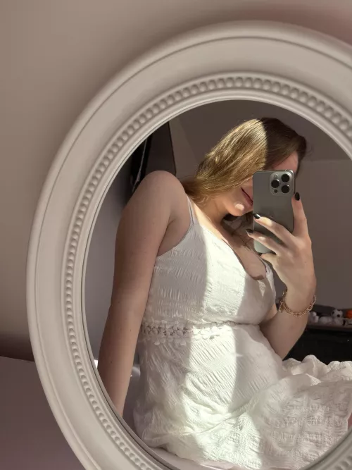 Do older men love young pregnant women?