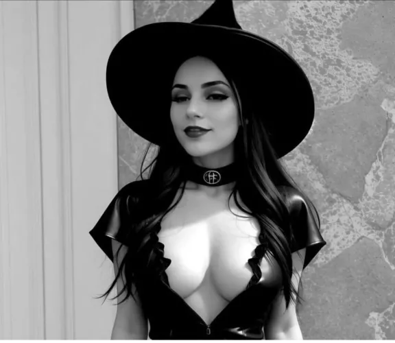 Does anyone know who this is? Or is it AI?