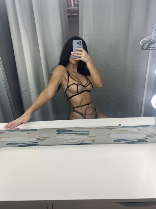 I love flaunting myself in front of the mirror