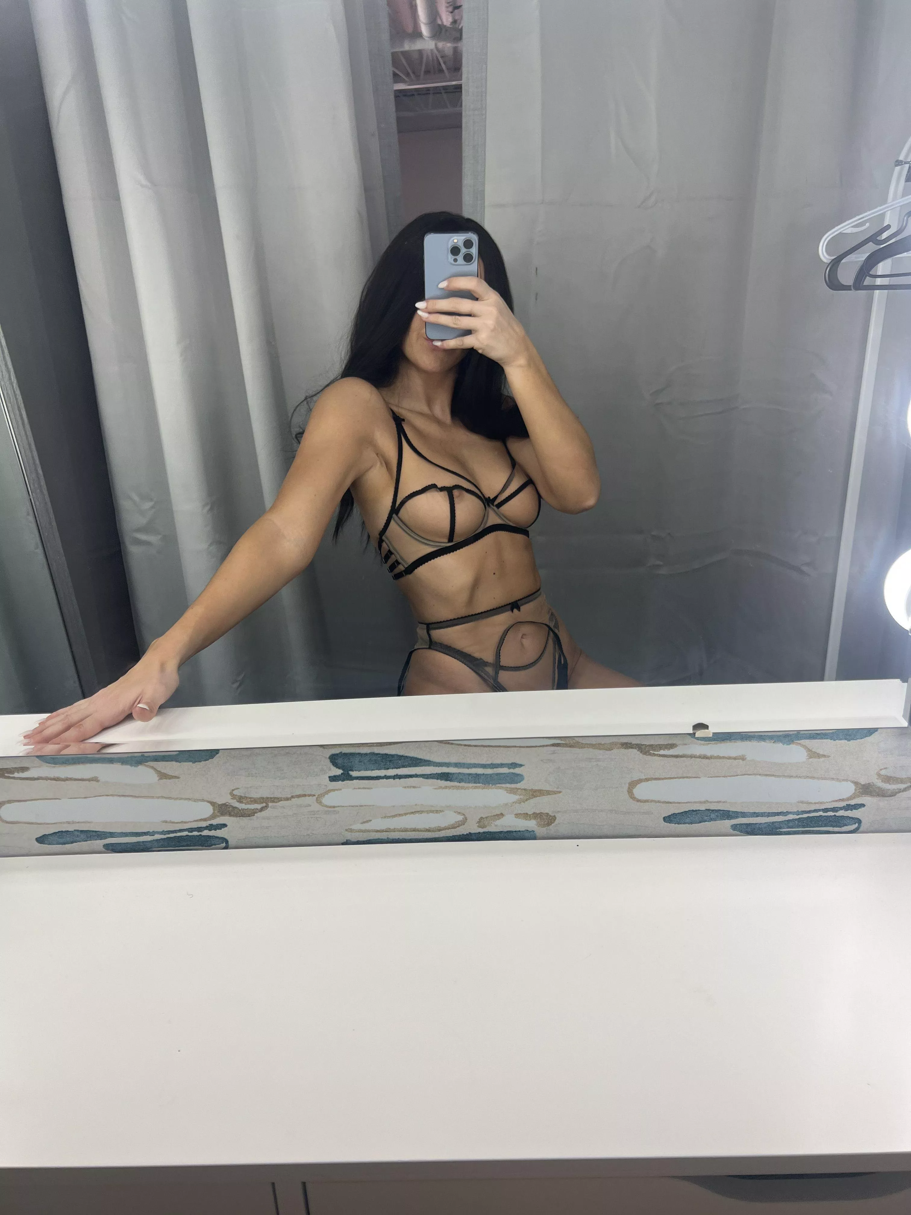 I love flaunting myself in front of the mirror