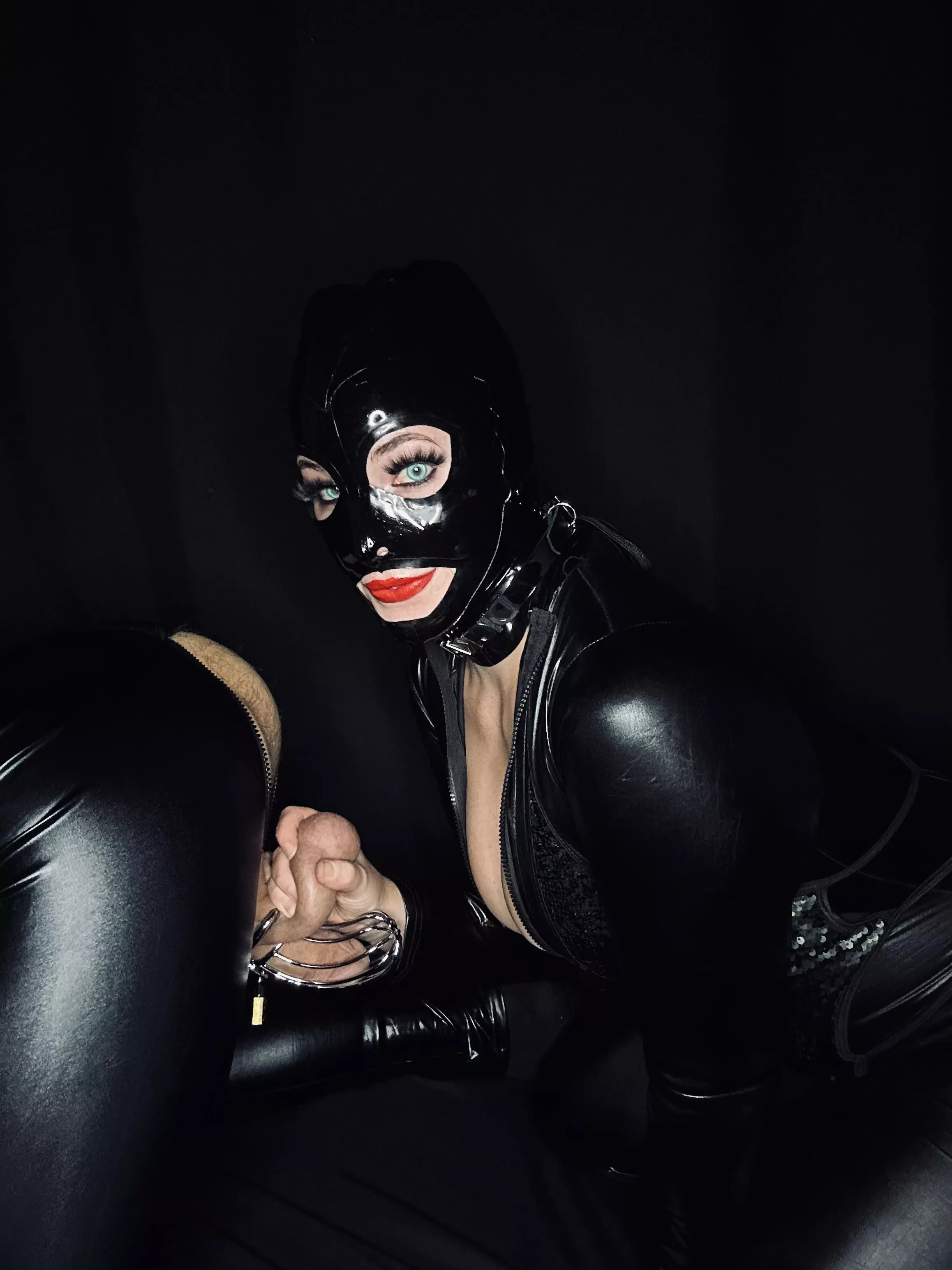 💚 Locktober might have already started but his balls are still fair game 🩵