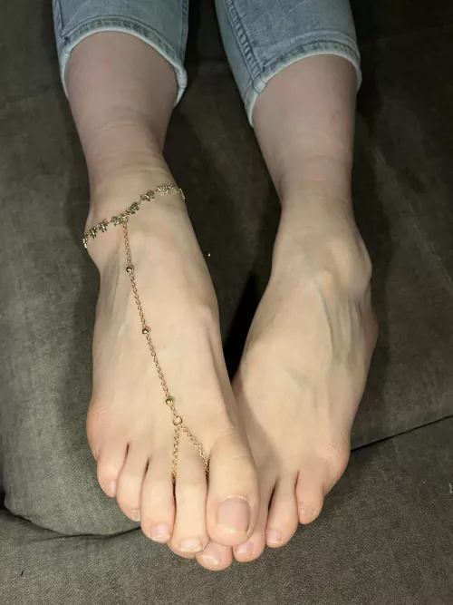 Natural toes and anklet 