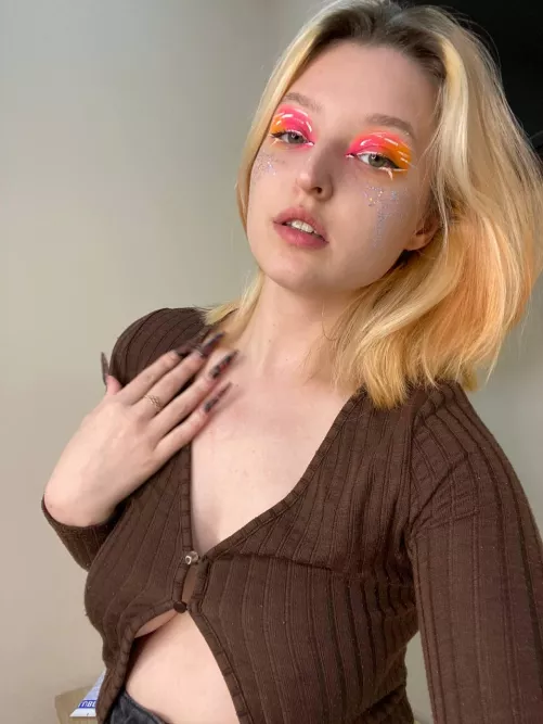 The last warm days should be spent without a bra