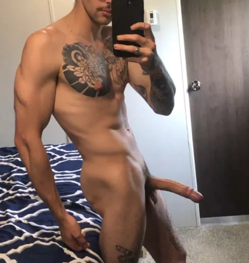 Who would love nudes from me everyday