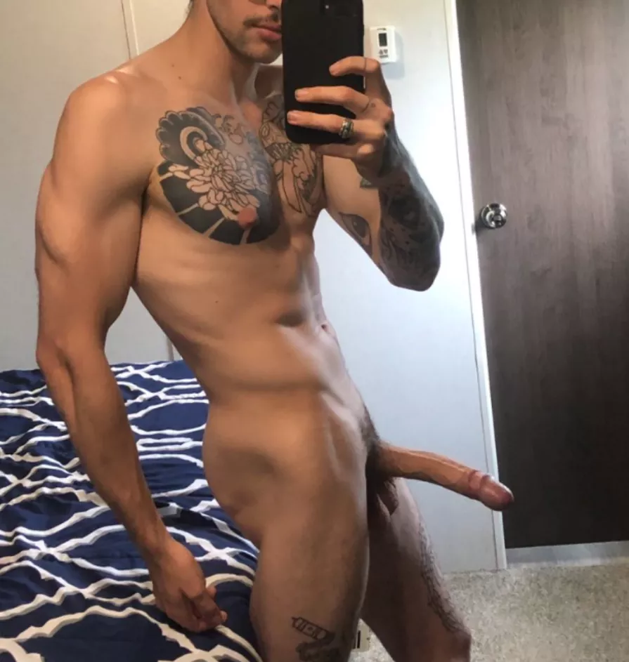 Who would love nudes from me everyday