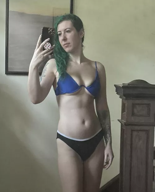 Bikini selfie