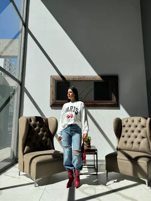 I'm just a mix of cute and classy, with a little something extra