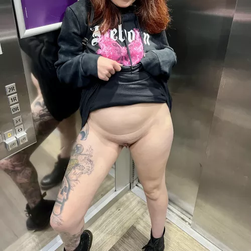 No panties in the lift, when will the door open 