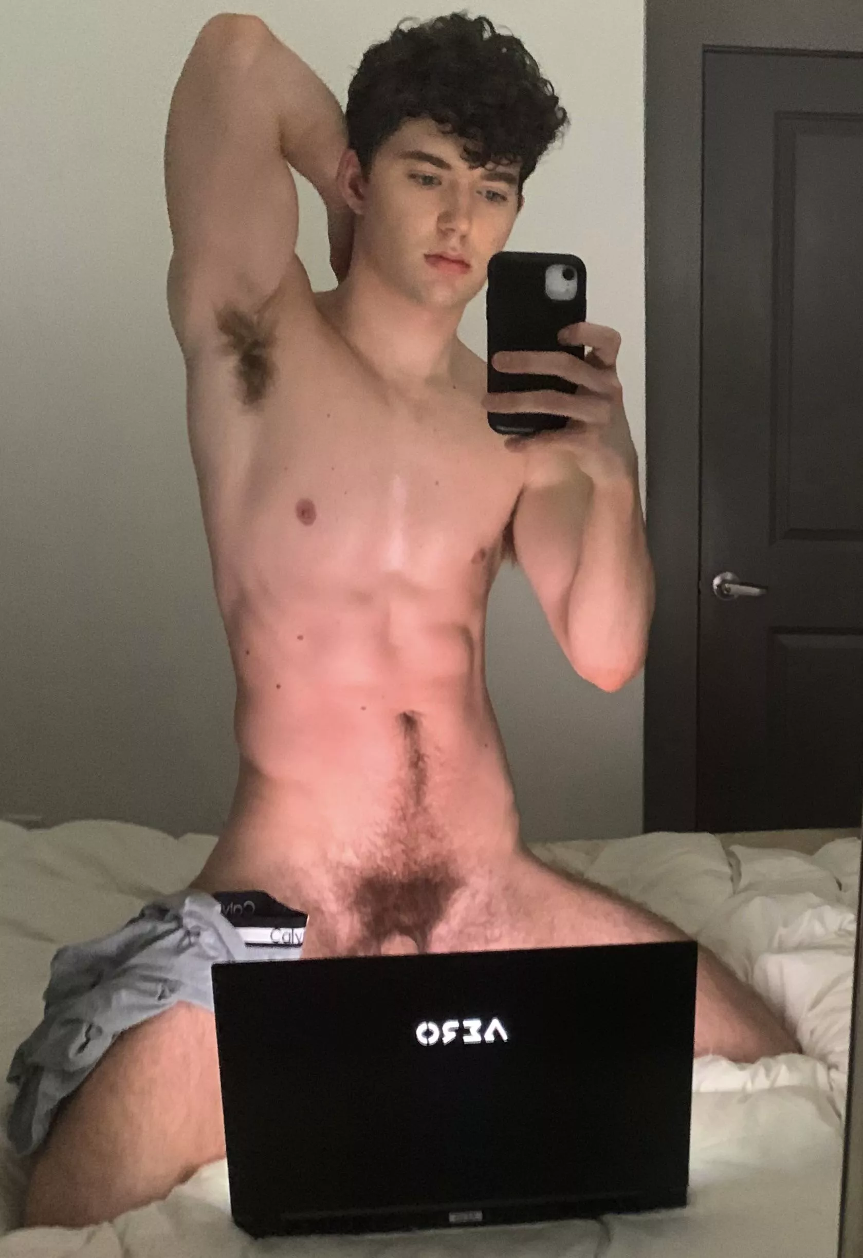 Ran out of deodorant last week and I’m pretty musky, u still wanna sniff my pits bro