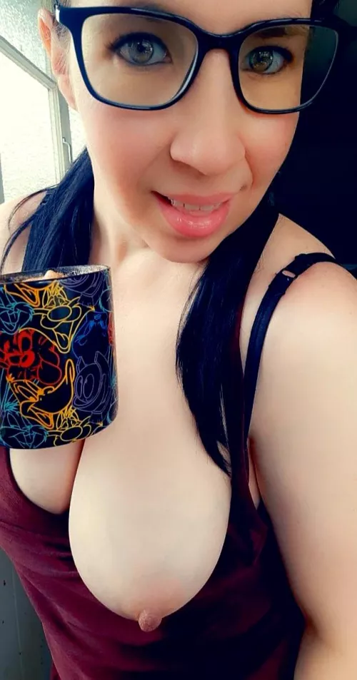 This nerdy mumma is ready to tease and please 😉 but first let me drink my coffee!