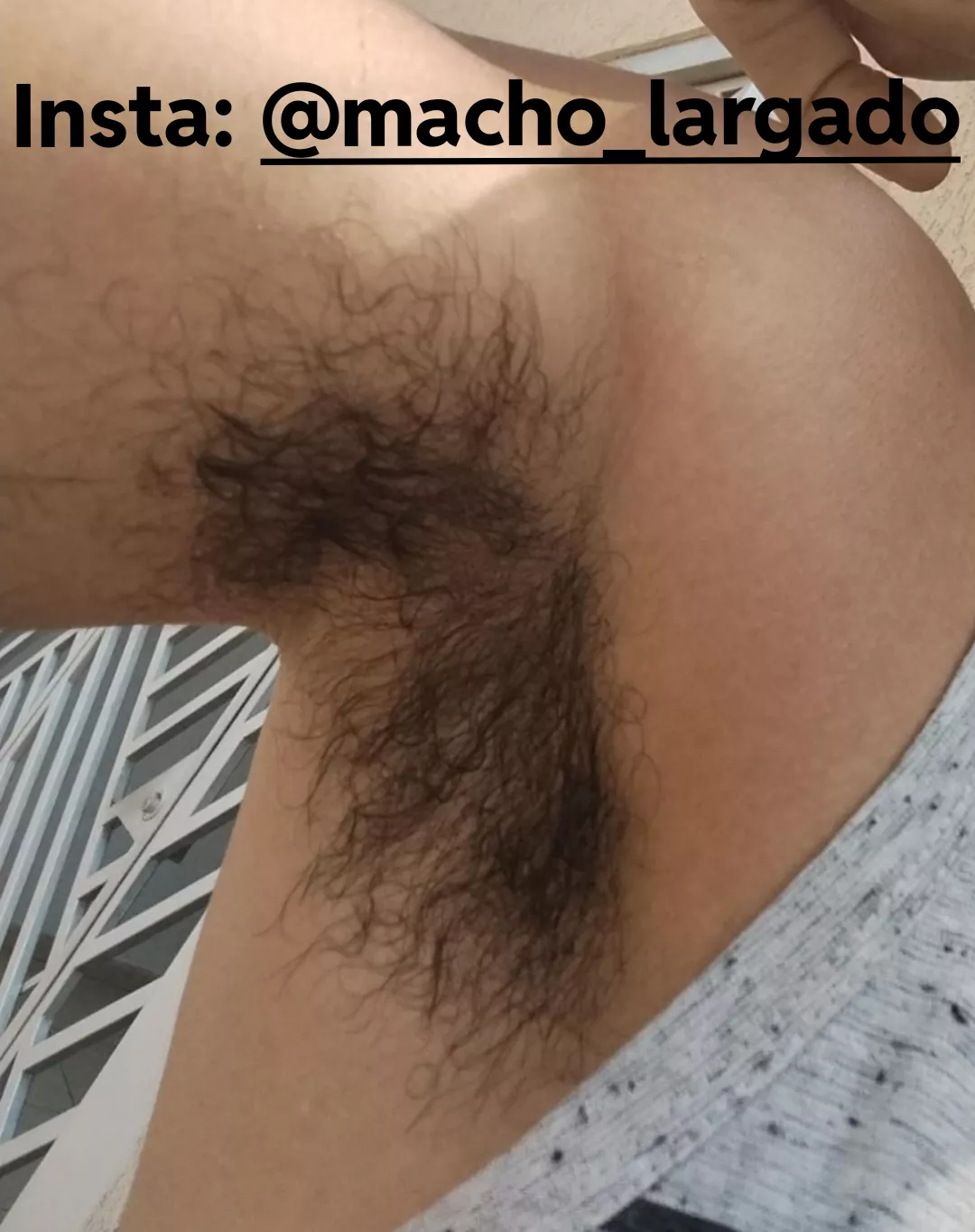 Who wants to smell my hairy Armpit?! 