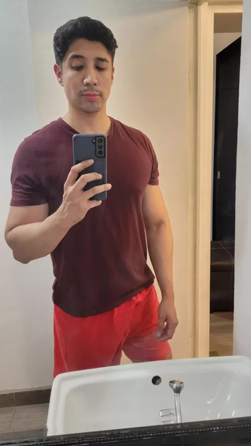 [25] hey guys.. tgif 