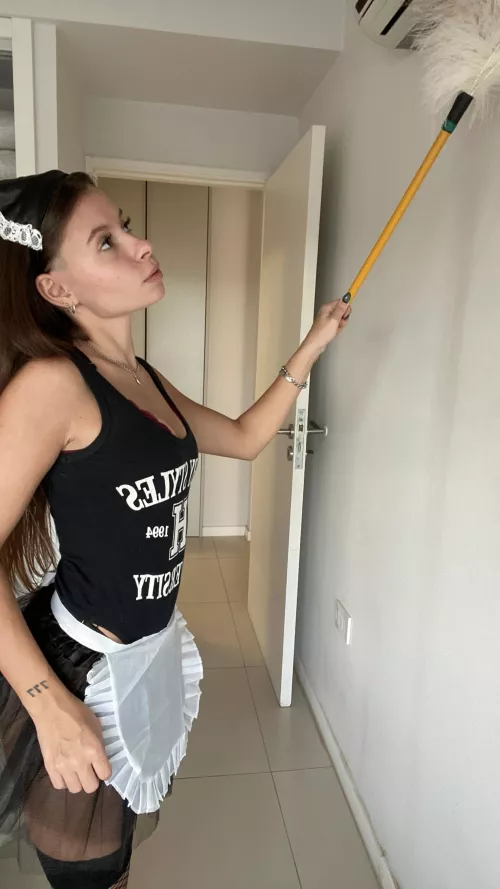 Am I cleaning the shelfs good enough :)