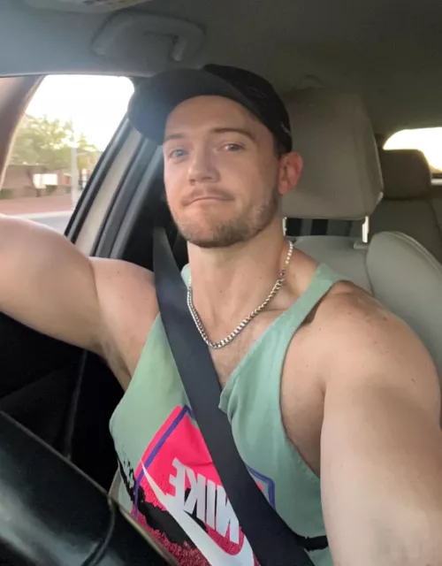 Arm-day made it hard to wash my hair! Happy Friday, bros!