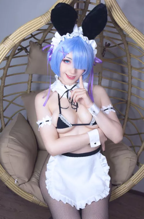 Bunny Rem cosplay (Shiroktsne) 