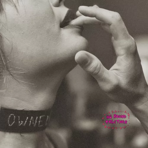 Do you like my new choker? 😈