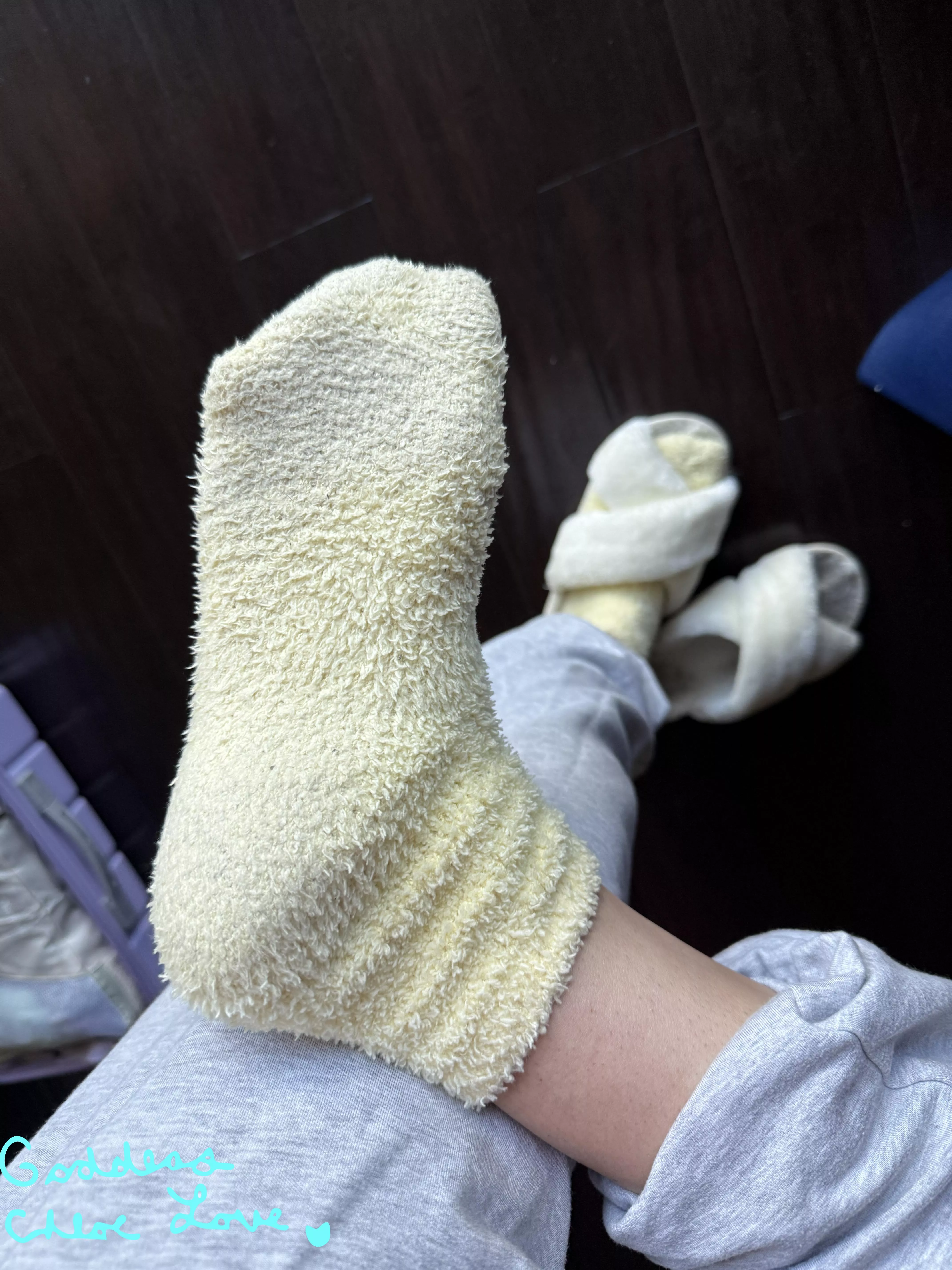 Do you like stinky socks???.... EWWW [F]