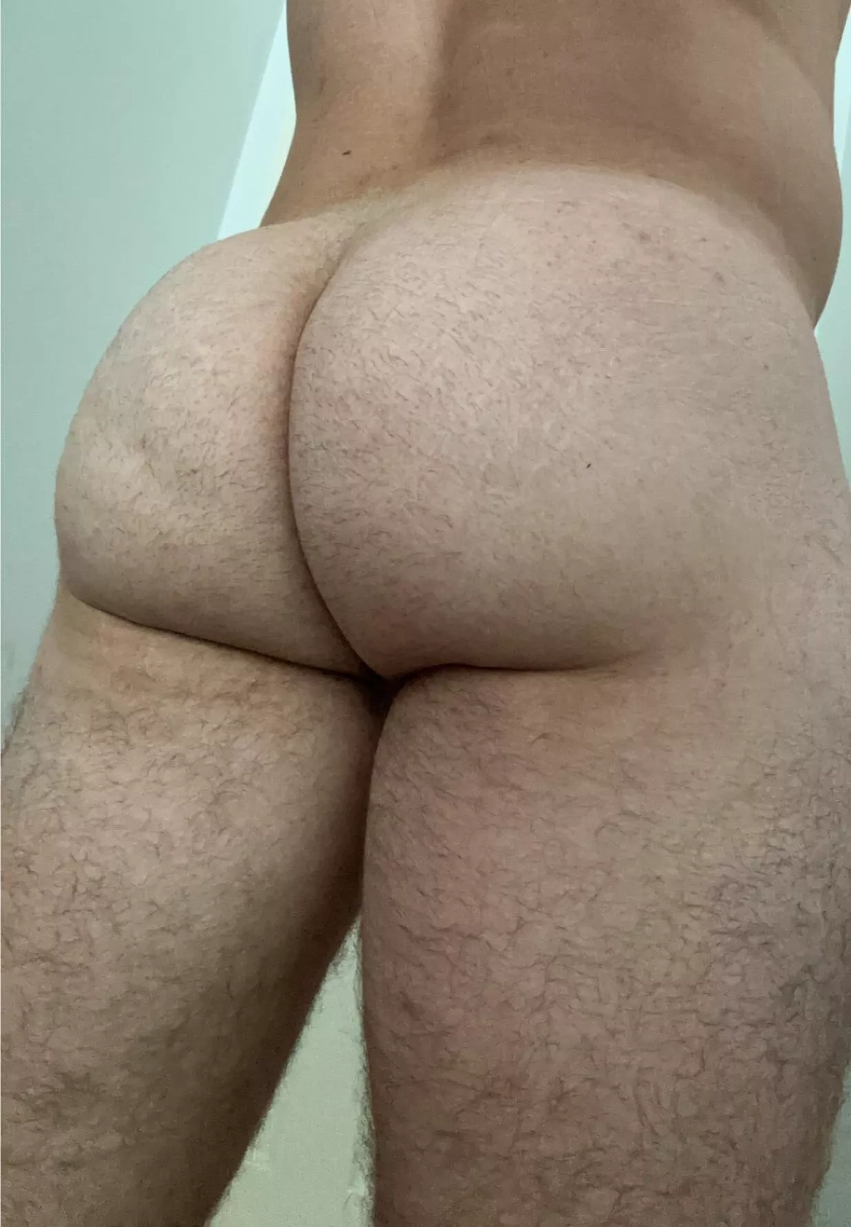 Feelin' heavy after leg day 😮‍💨