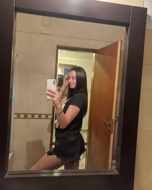 Feeling kinda cute here. What do you think?