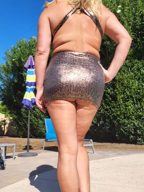 guys at the pool loved the dress