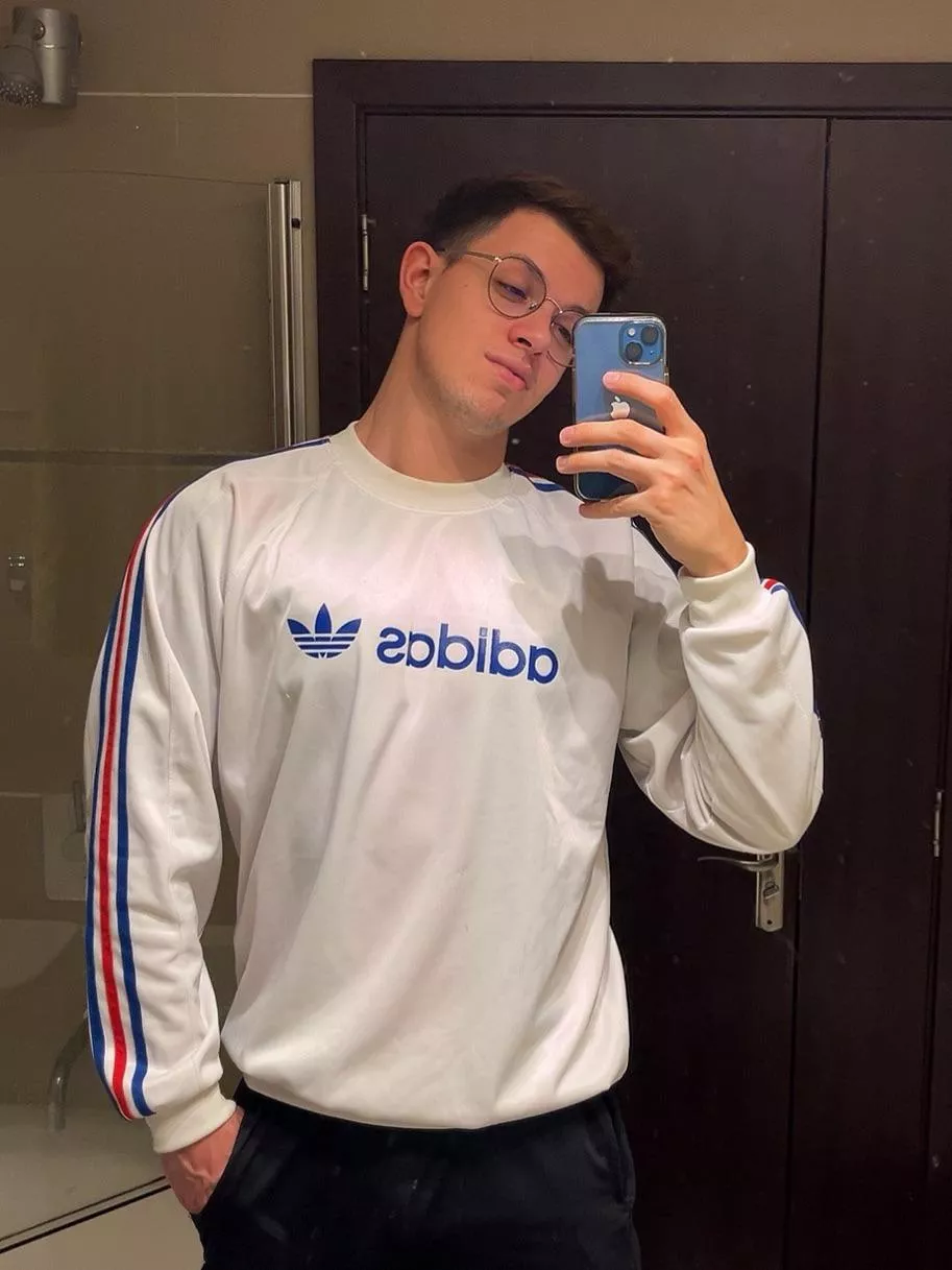 Happy Friday 🤍 Happy Friday 🤍