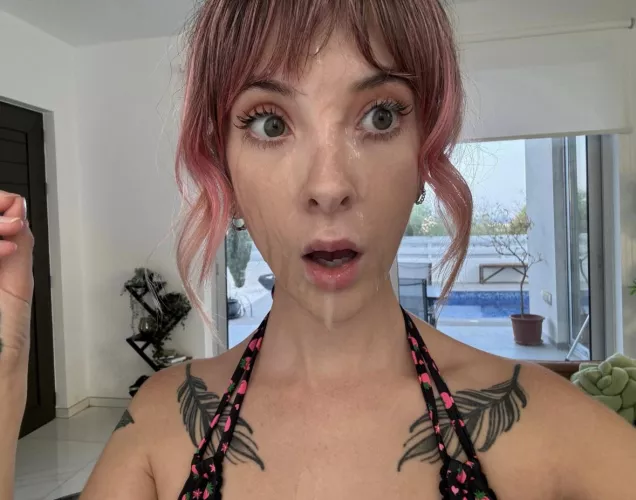 how am i supposed to go back out to the pool party now 😩 