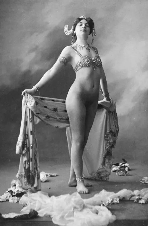 Margaretha Geertruida Zelle a.k.a Mata Hari in 1906