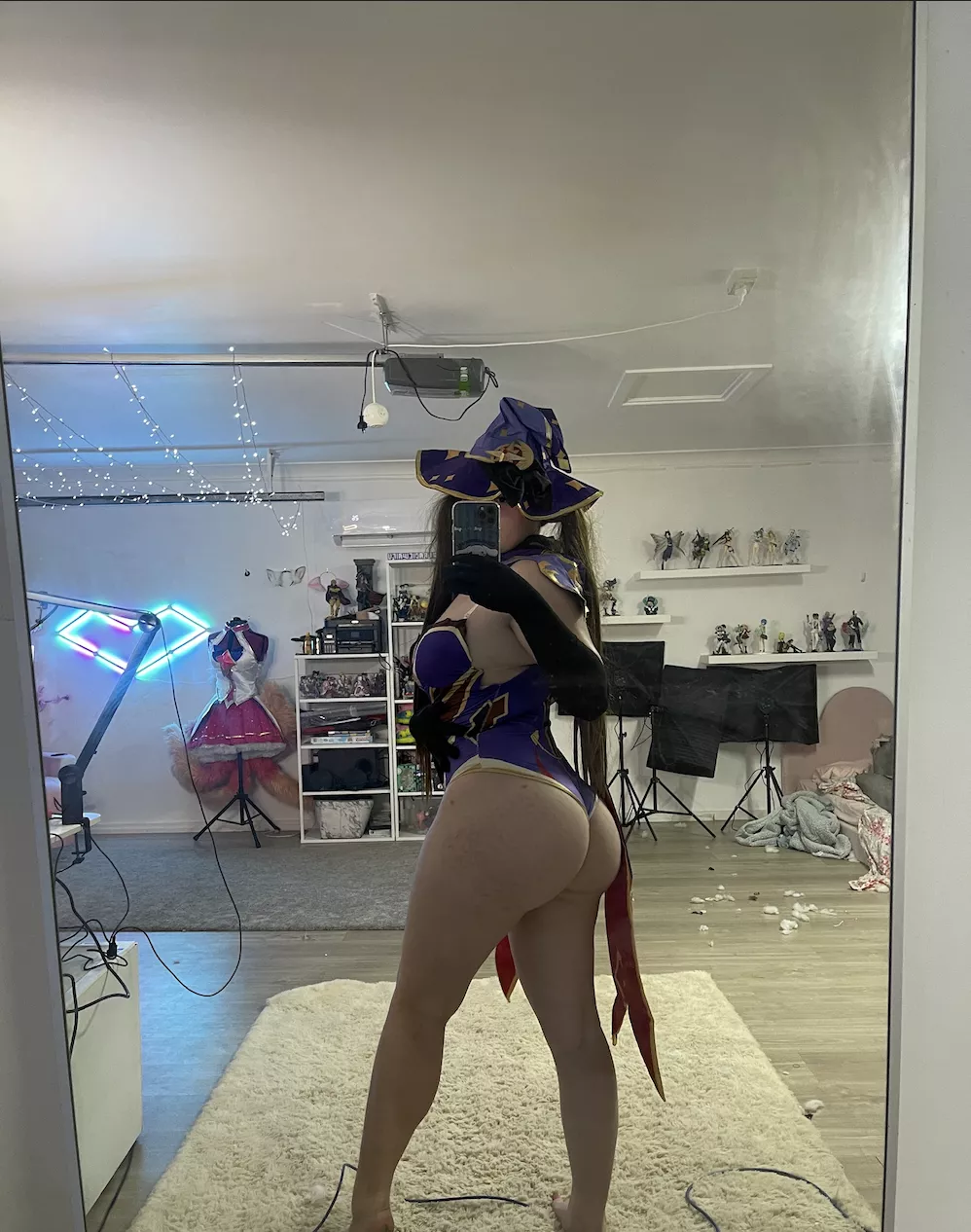 Mona by Graciewaifux