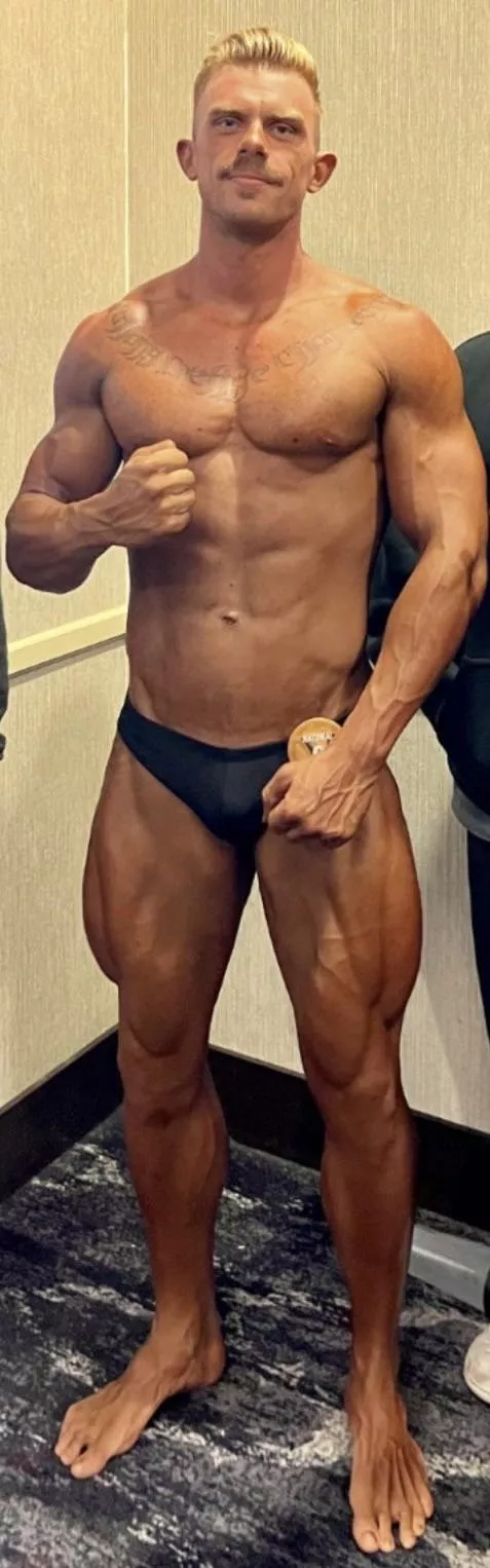 picture of me in my posing briefs right after last weekends comp 🚨