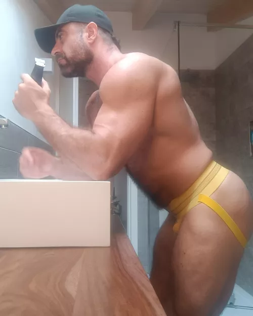 Play with my big butt 😈