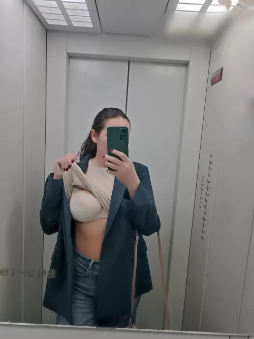 Selfies in the elevator