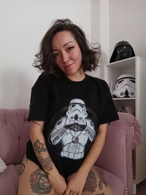 Wanna come watch a movie with me? 