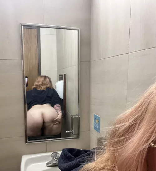 Would you bend me over the sink 🫣