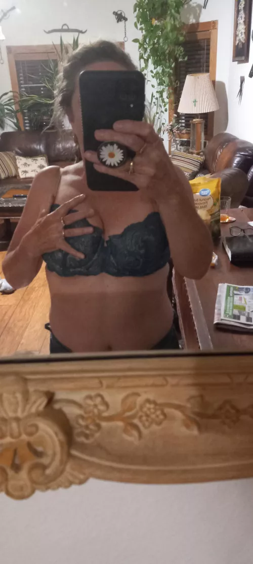 Would you give this milf some attention?