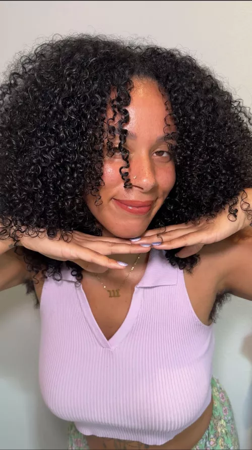 Would you sniff my pits on the first date? [h]