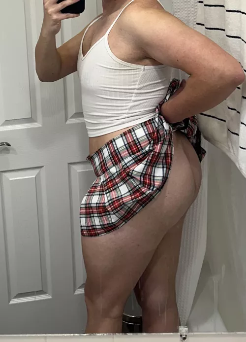 [28] Hit it from the back