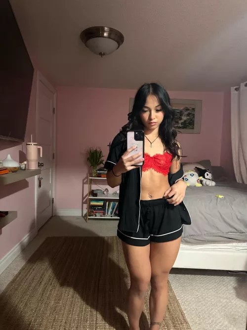 Are you into slim thick asian girl 